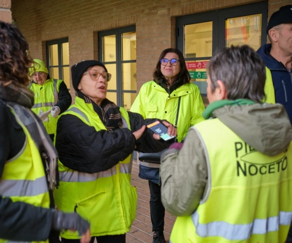 Piedibus: sustainable mobility as a community project